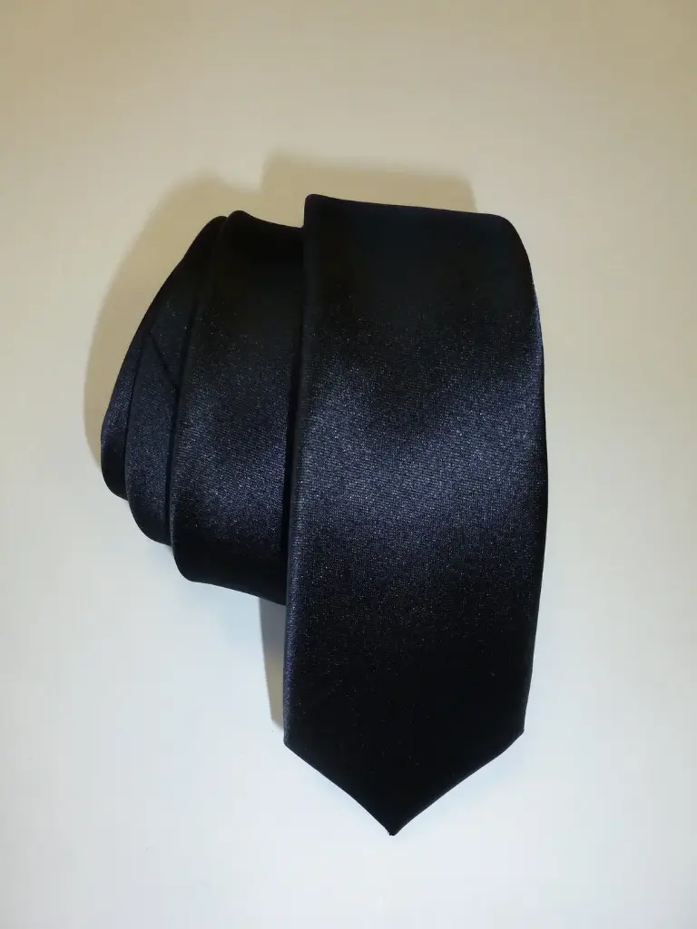 Corbata microfibra 6 cm. Falso liso.