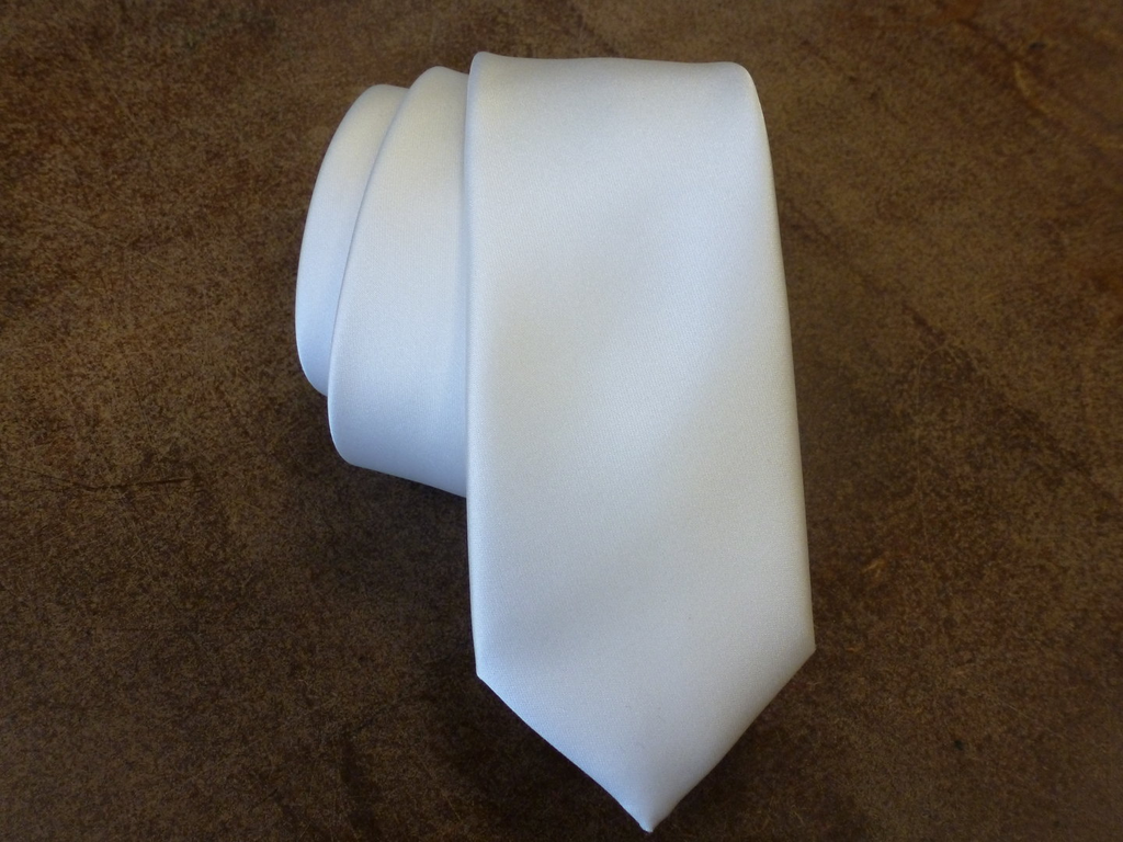 Corbata microfibra 6 cm. Falso liso.