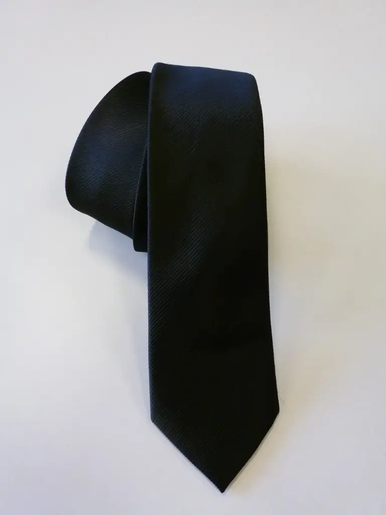 Corbata microfibra 6 cm. Falso liso.
