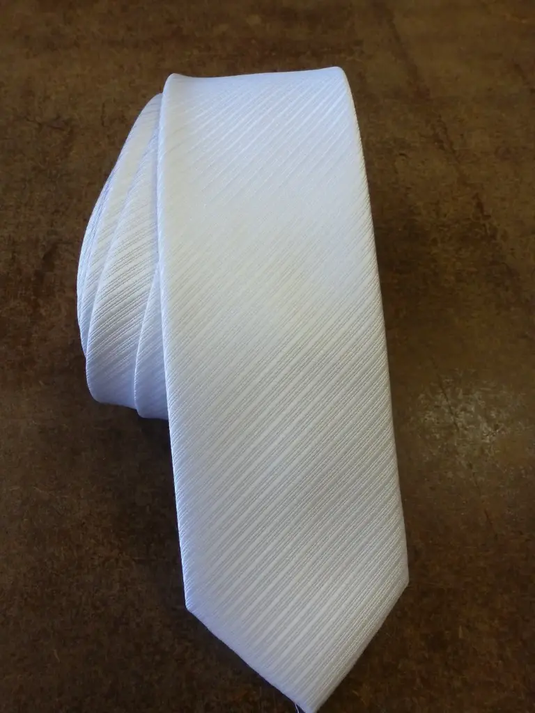 Corbata microfibra 6 cm. Falso liso.