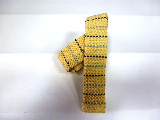 Corbata punto