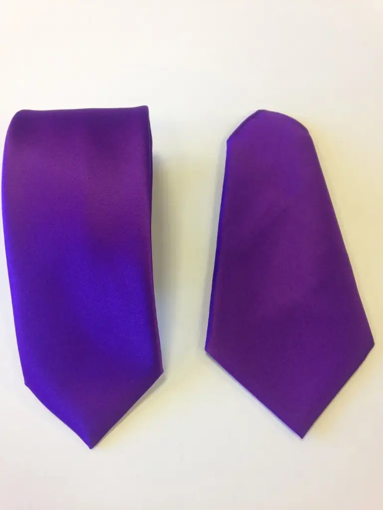 Corbata raso 8 cm, pañuelo morado