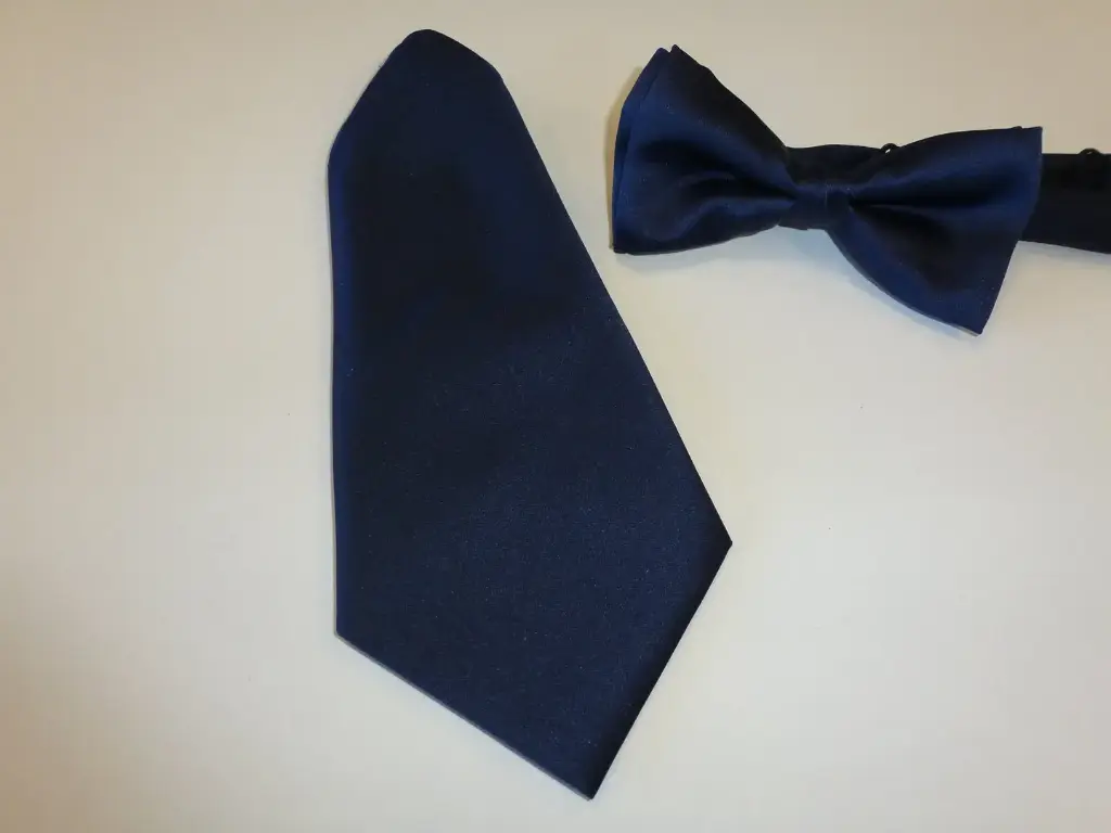 Fajín, pajarita y pañuelo caballero azul marino