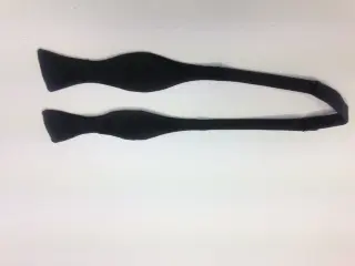 Pajarita raso negra para hacer nudo.