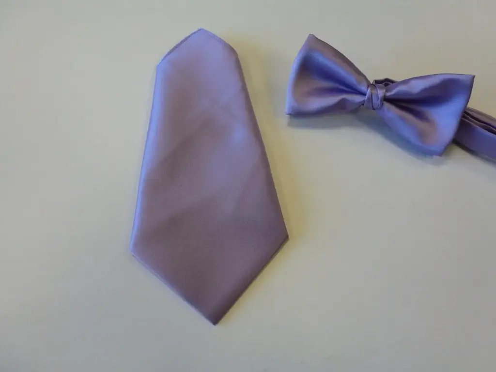 Fajín, pajarita y pañuelo caballero malva