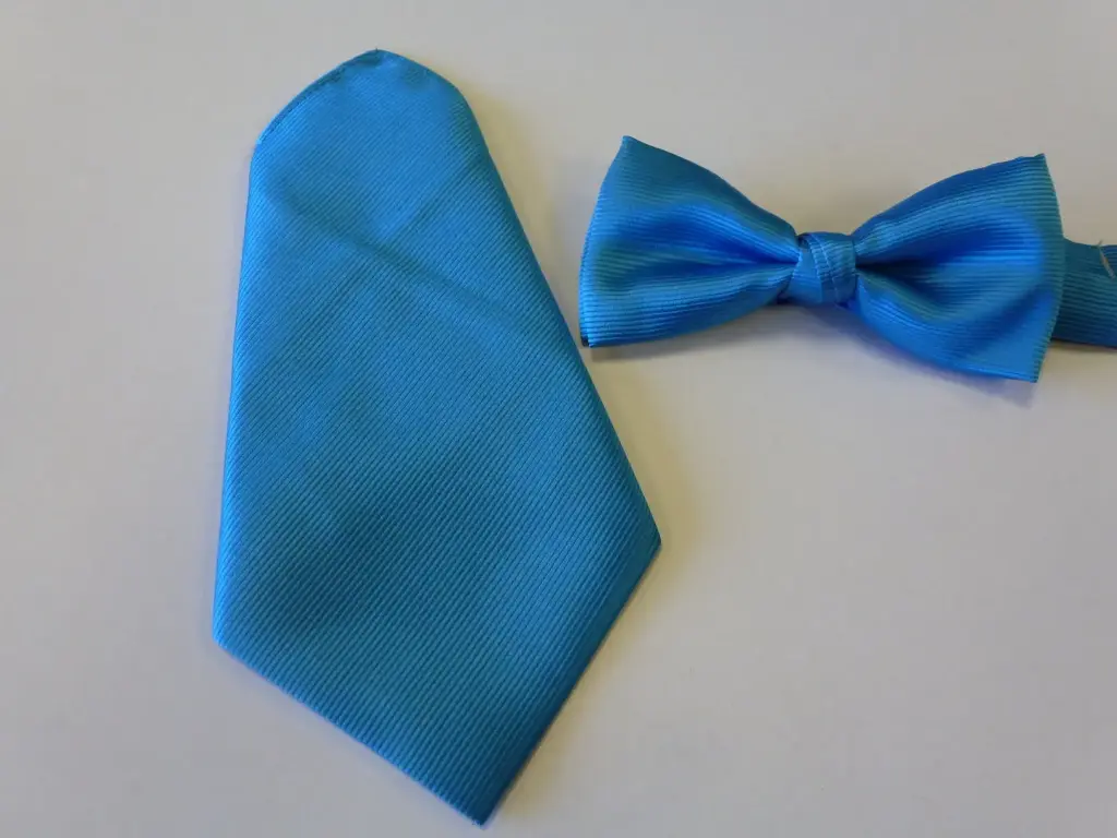 Fajín, pajarita y pañuelo caballero azul mar