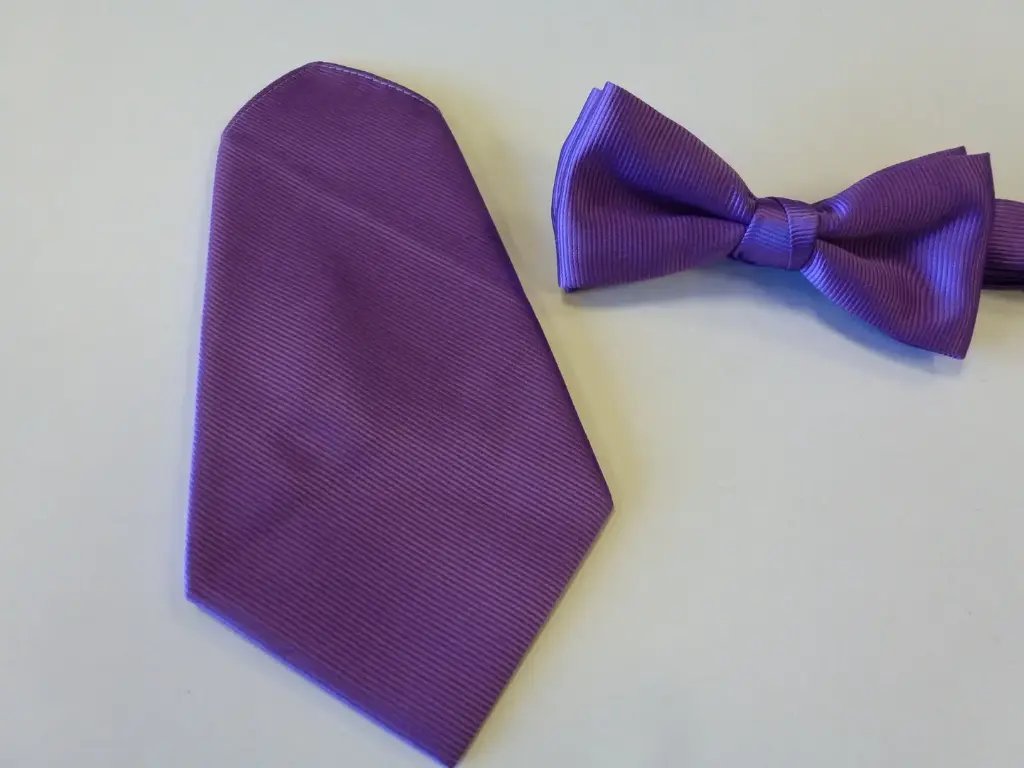 Fajín, pajarita y pañuelo caballero morado