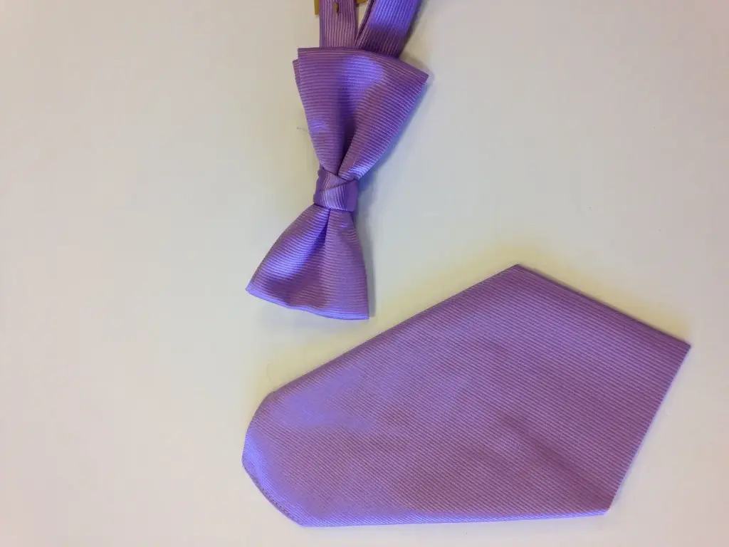 Fajín, pajarita y pañuelo caballero malva