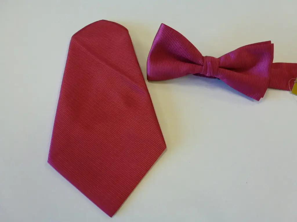 Fajín, pajarita y pañuelo caballero fuxia