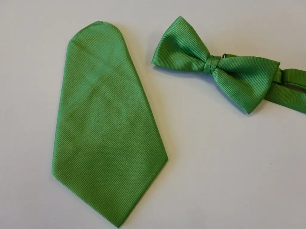 Fajín, pajarita y pañuelo caballero verde pistacho