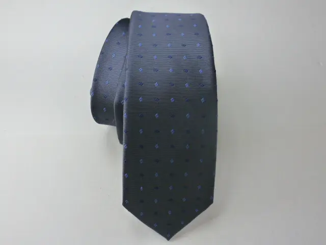 Corbata microfibra pala estrecha 6 cm.