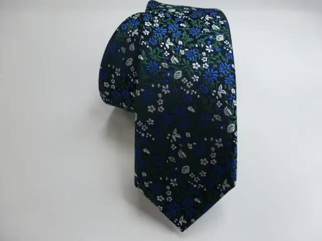 Corbata microfibra pala estrecha 6 cm.   