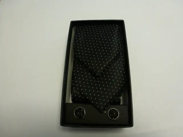 Conjunto corbata, pañuelo y gemelos