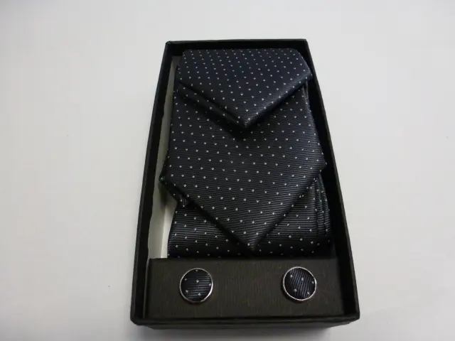 Conjunto corbata, pañuelo y gemelos