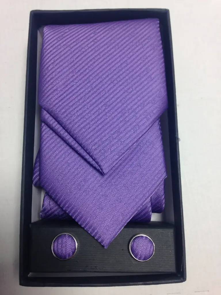 Conjunto corbata, pañuelo y gemelos