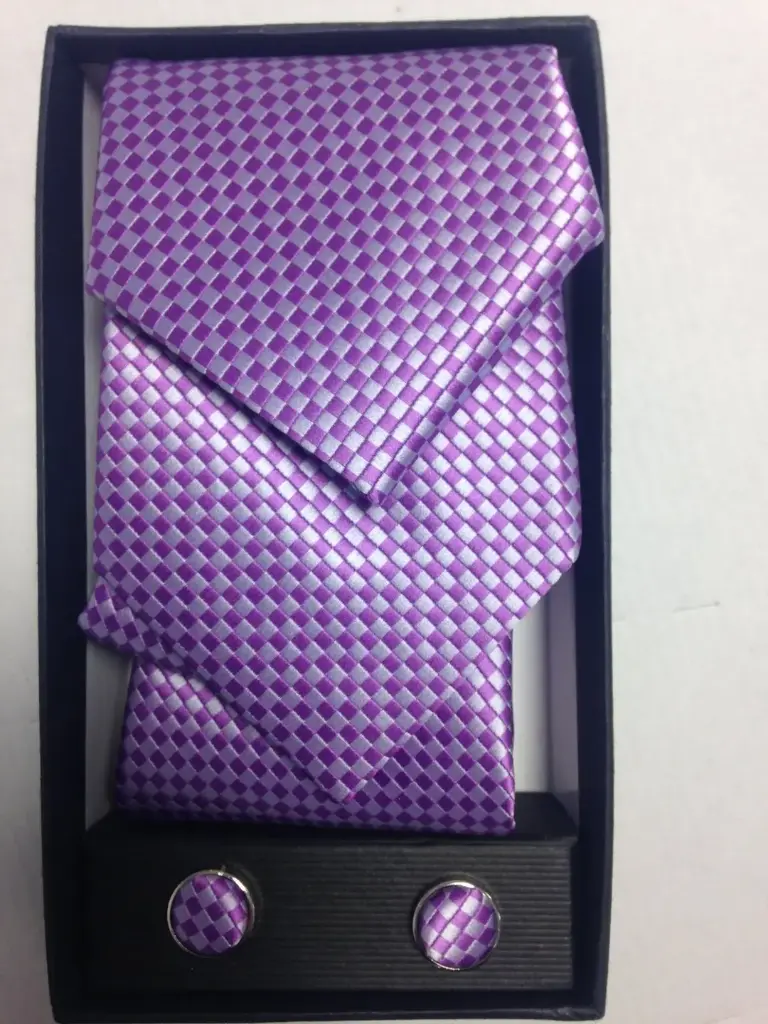 Conjunto corbata, pañuelo y gemelos