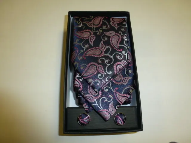 Conjunto corbata, pañuelo y gemelos