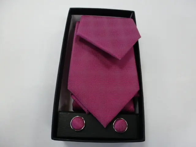 Conjunto corbata, pañuelo y gemelos