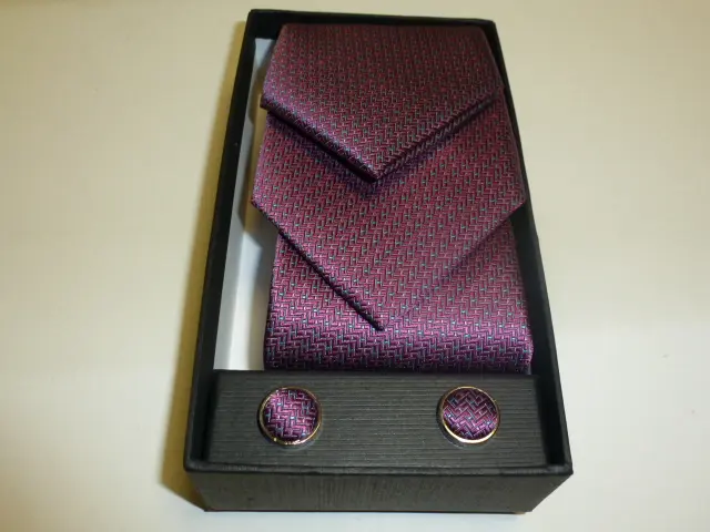 Conjunto corbata, pañuelo y gemelos