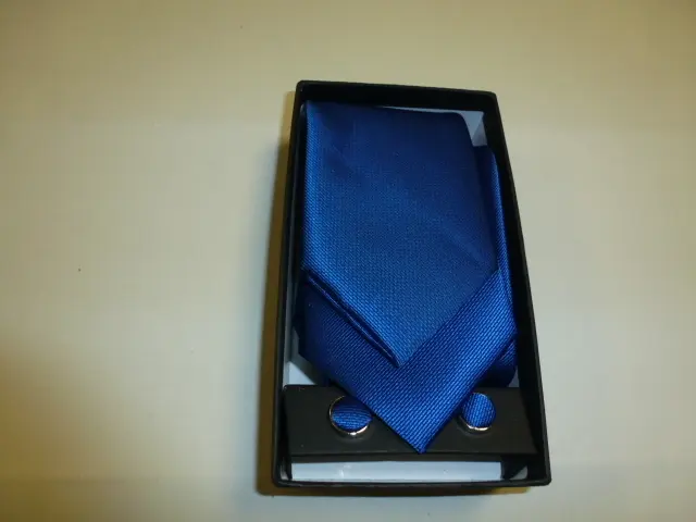 Conjunto corbata, pañuelo y gemelos