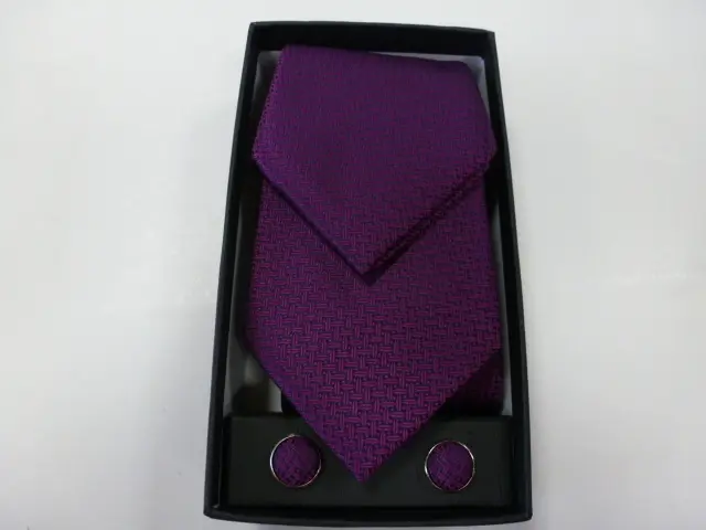 Conjunto corbata, pañuelo y gemelos