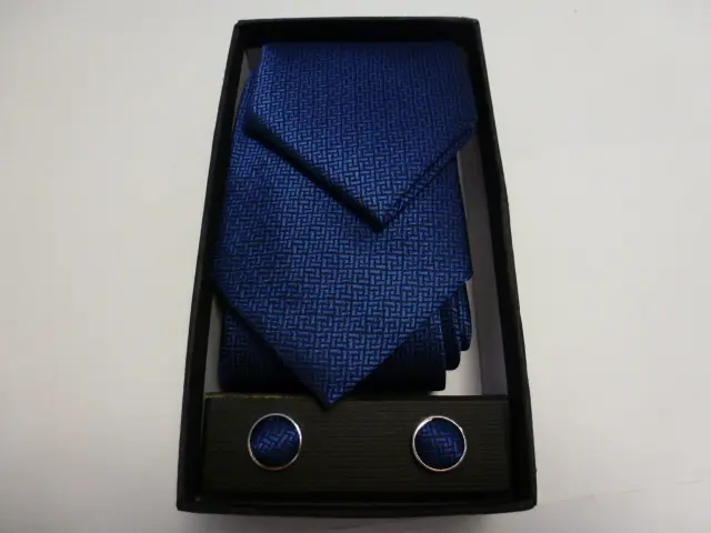 Conjunto corbata, pañuelo y gemelos