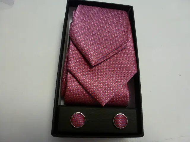 Conjunto corbata, pañuelo y gemelos