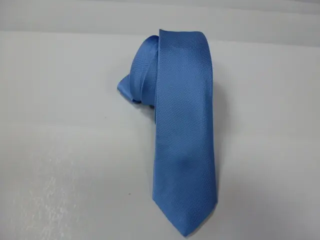 Corbata microfibra falso liso 6 cm. Celeste