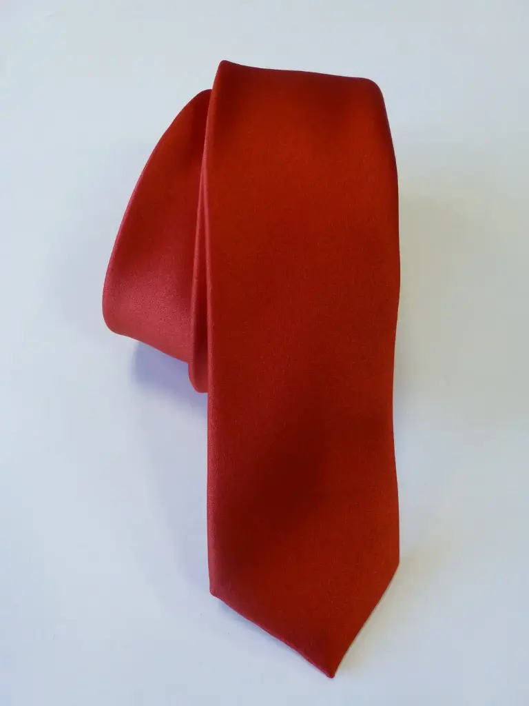 Corbata raso 6 cm. estrecha