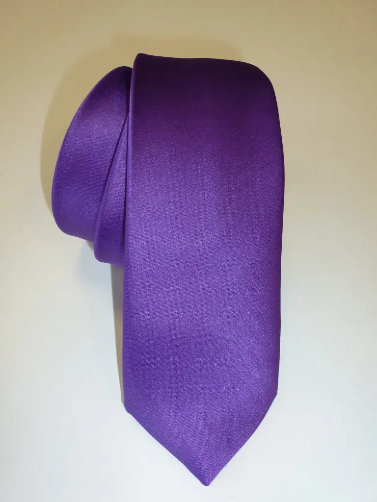 Corbata raso 6 cm. estrecha
