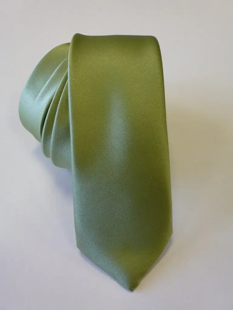 Corbata raso 6 cm. estrecha