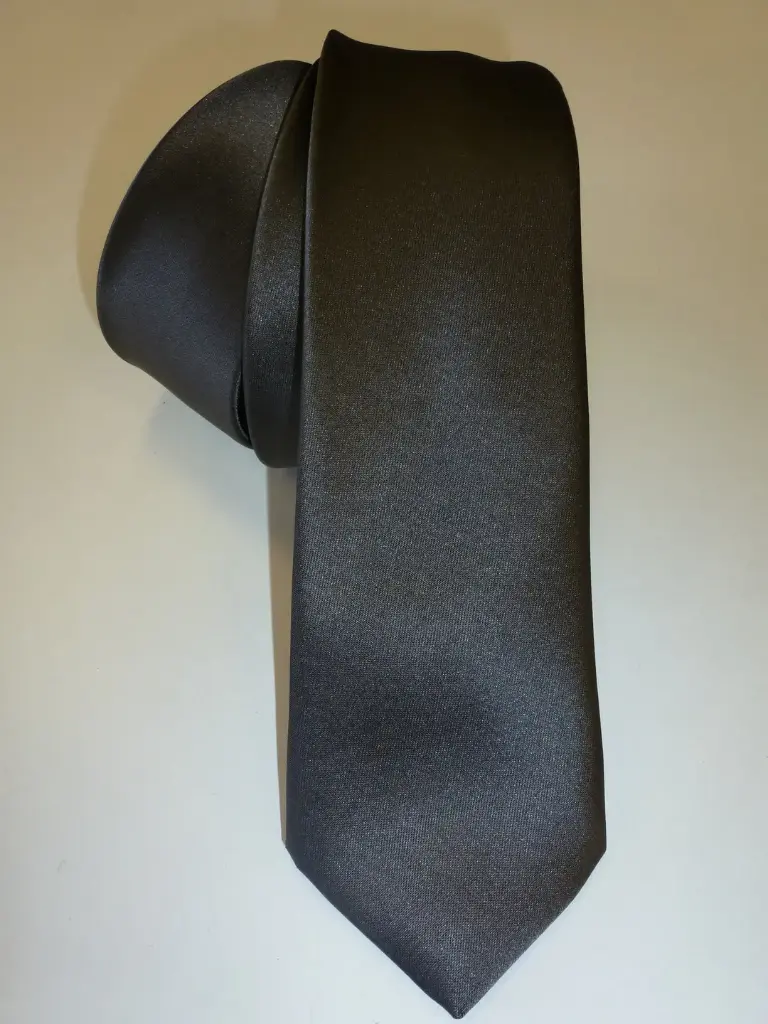 Corbata raso 6 cm. estrecha