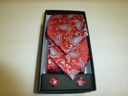 [1581-2] Conjunto corbata, pañuelo y gemelos