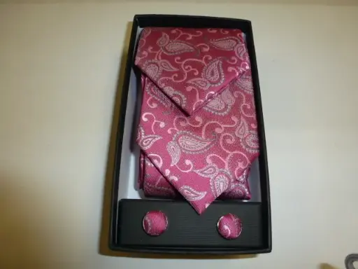 [1581-4] Conjunto corbata, pañuelo y gemelos