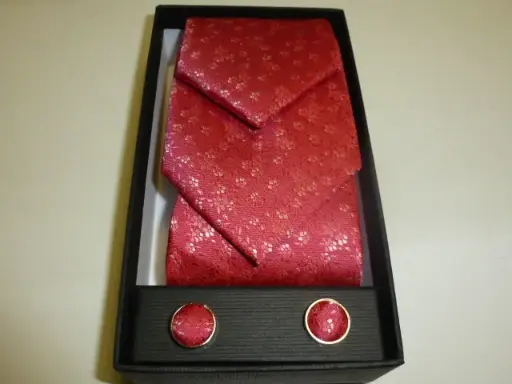 [1593-3] Conjunto corbata, pañuelo y gemelos