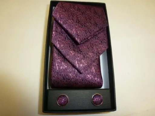 [1592-3] Conjunto corbata, pañuelo y gemelos