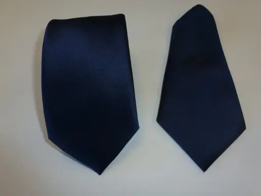 [601-2] Corbata raso 8 cm, pañuelo azul marino