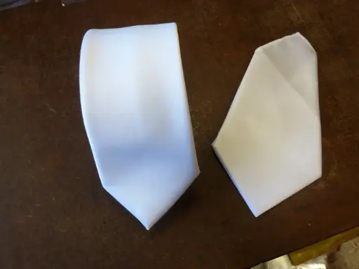 [601-4] Corbata raso 8 cm, pañuelo blanco