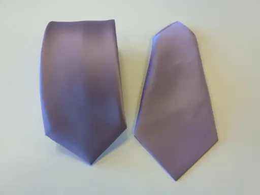 [602-4] Corbata raso 8 cm, pañuelo malva