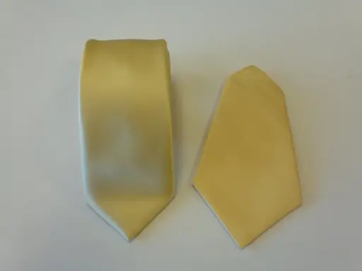 [604-4] Corbata raso 8 cm, pañuelo vainilla