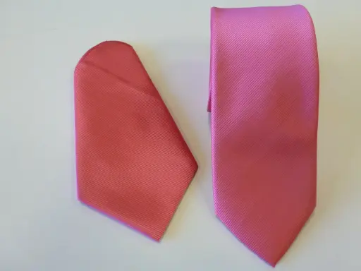 [8004-3] Corbata microfibra falso liso 8 cm y pañuelo rosa chicle