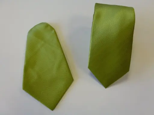[8009-3] Corbata microfibra falso liso 8 cm y pañuelo verde manzana