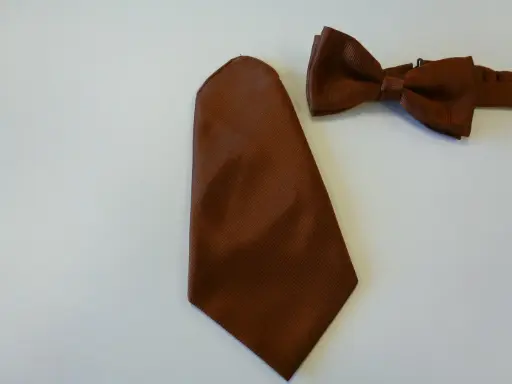 [C8006-2] Fajín, pajarita y pañuelo caballero marròn