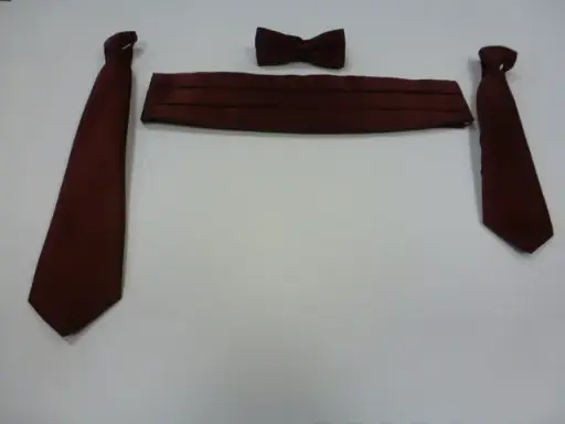 [N601-5] Nudo grande, pequeño, fajín, pajarita raso granate