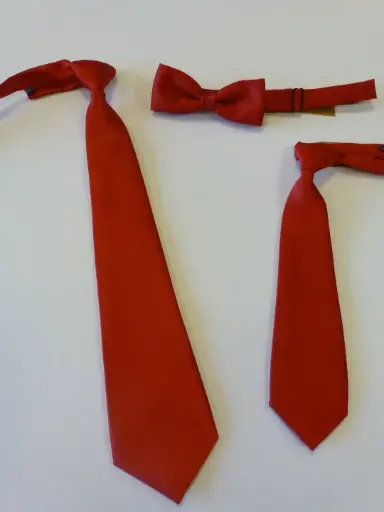 [N601-6] Nudo grande, pequeño, fajín, pajarita raso rojo