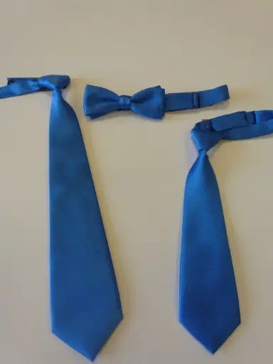 [N8002-2] Nudo grande, pequeño, fajín, pajarita azul