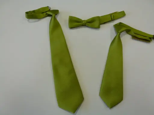 [N8009-3] Nudo grande, pequeño, fajín, pajarita falso liso verde