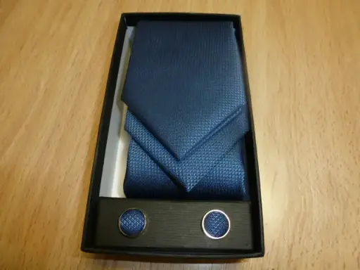 [1593-1] Conjunto corbata, pañuelo y gemelos