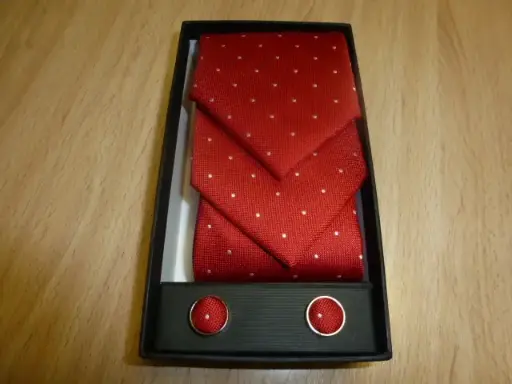 [1594-2] Conjunto corbata, pañuelo y gemelos