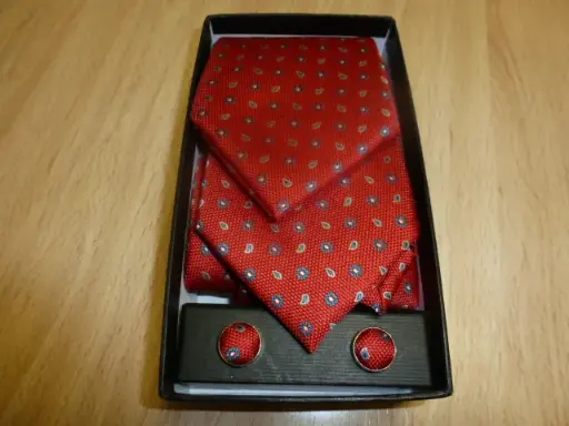 [1596-2] Conjunto corbata, pañuelo y gemelos